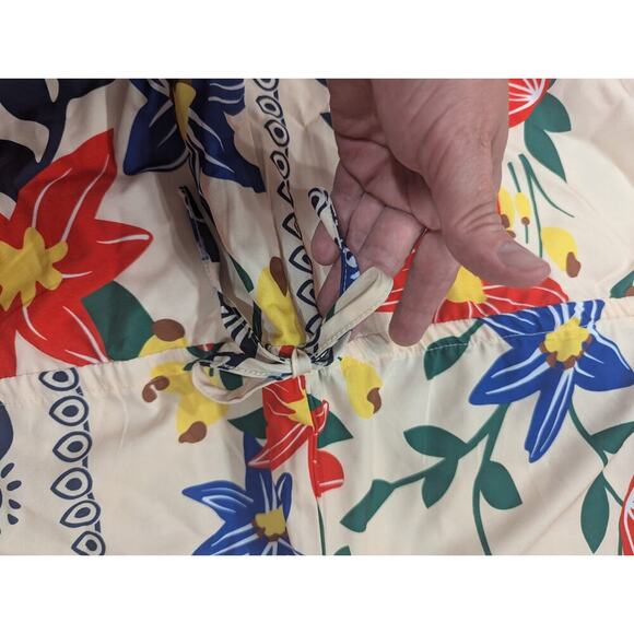 Flirty cream romper with bright floral print plus size XXL - Picture 13 of 13